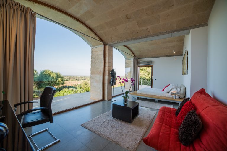 Home SRR_8920